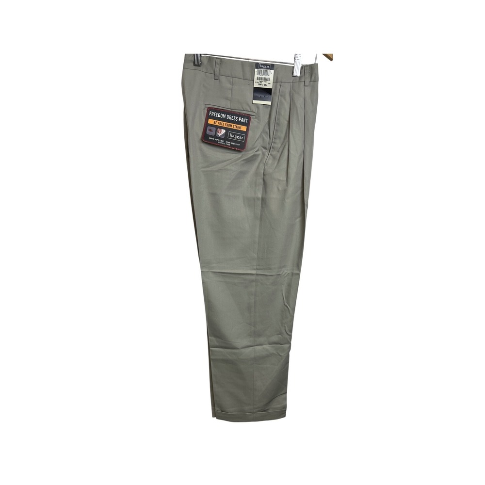 Haggar Freedom Dress Pant Men 33x30 Khaki Pleated Cuffed Stain Resistant NWT G18